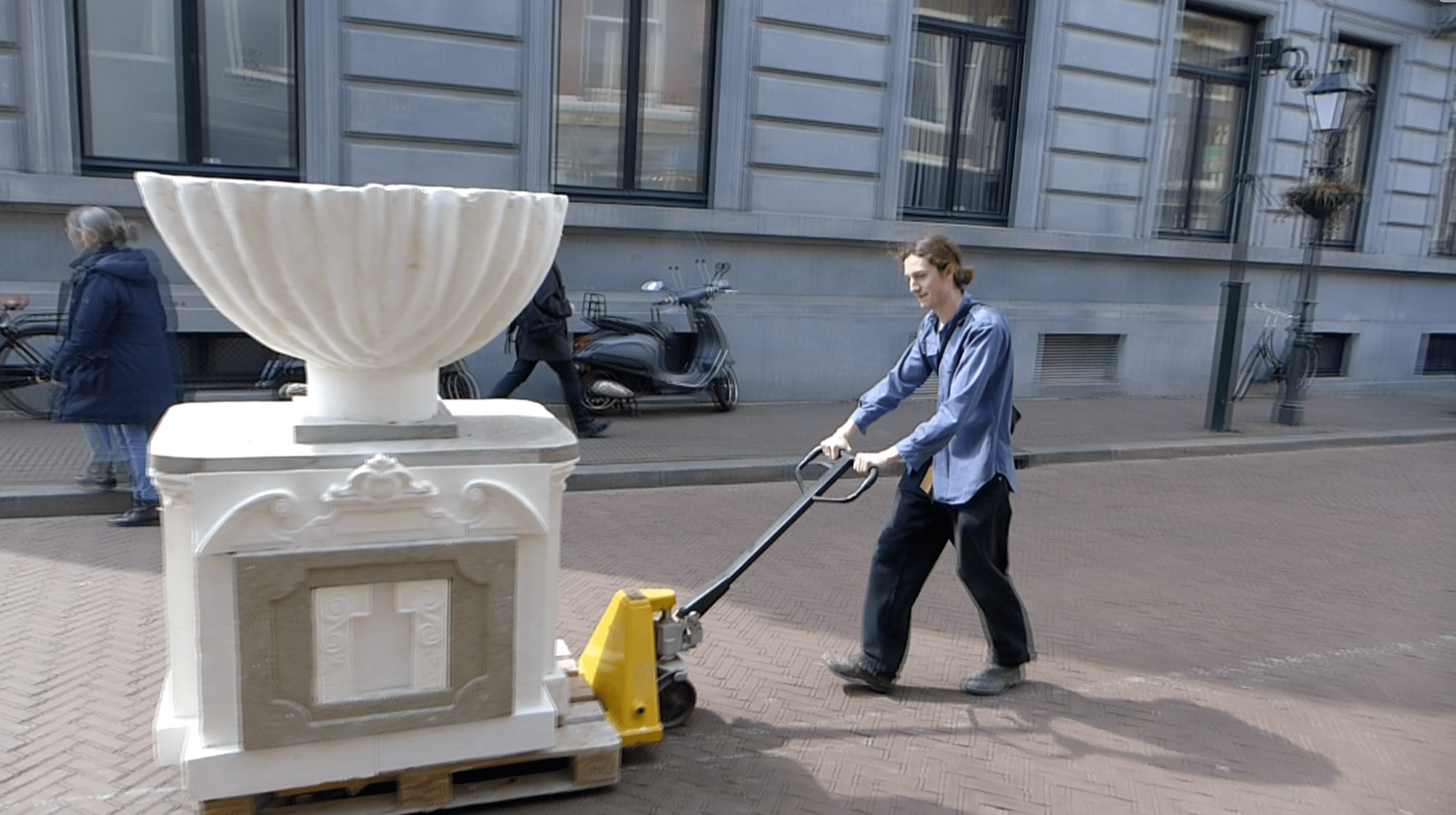 photo of the transportation of the fountain sculpture